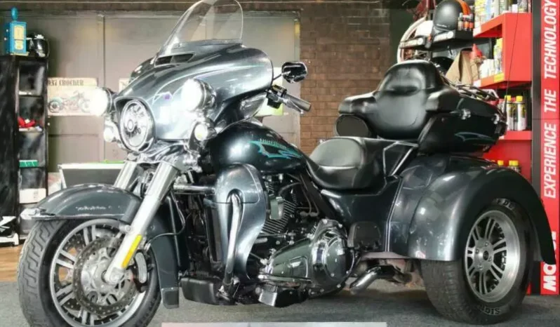 2015 Harley-Davidson Tri Glide Ultra 103 (FLHTCUTG)