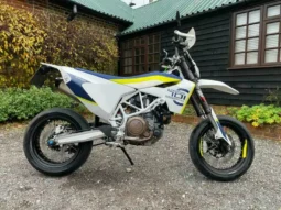 2017 Husqvarna 701 SUPERMOTO