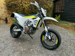 
										2017 Husqvarna 701 SUPERMOTO full									