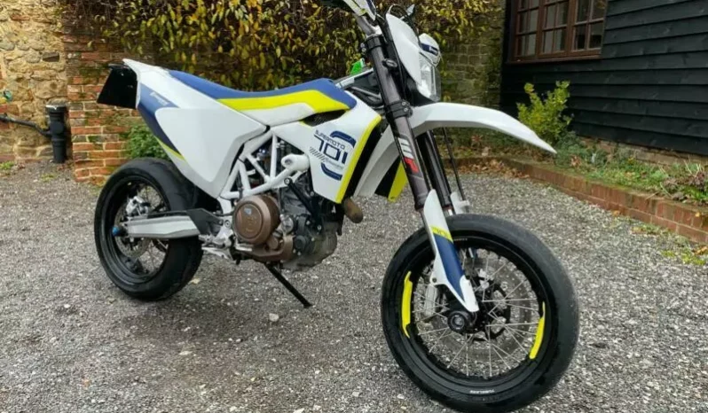 
								2017 Husqvarna 701 SUPERMOTO full									