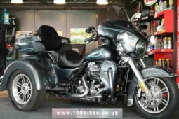 
										2015 Harley-Davidson Tri Glide Ultra 103 (FLHTCUTG) full									