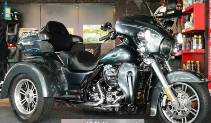 
								2015 Harley-Davidson Tri Glide Ultra 103 (FLHTCUTG) full									