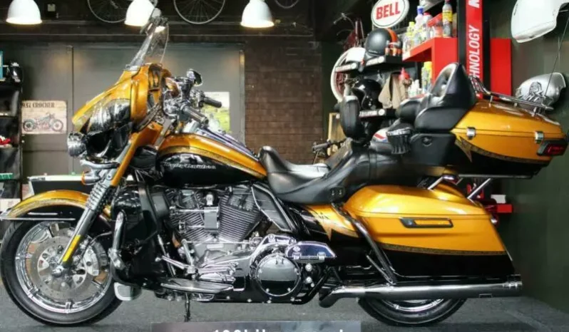 
								2015 Harley-Davidson CVO Limited 110 (FLHTKSE) full									