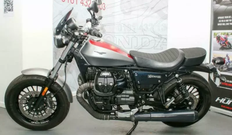 
								2018 Moto Guzzi V9 Bobber full									