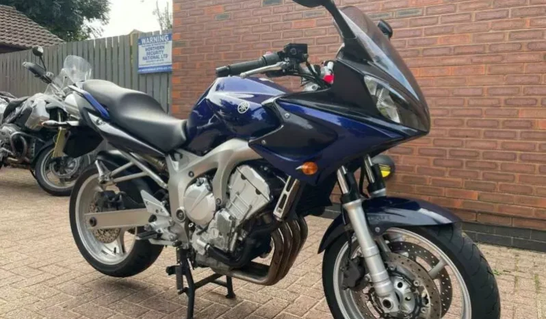 
								2005 Yamaha FZ6N full									