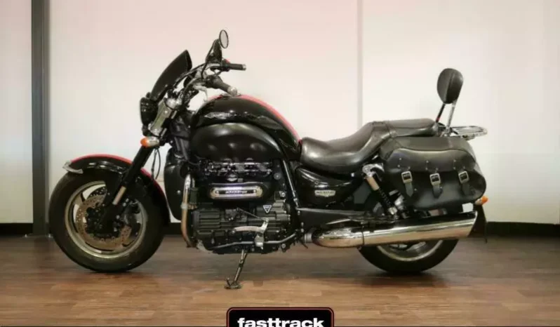 
								2016 Triumph Rocket III Roadster full									