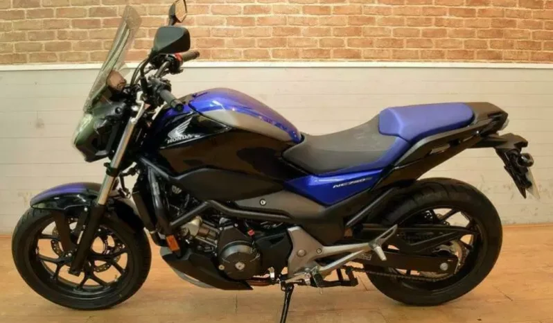 
								2007 Yamaha XJR1300 full									
