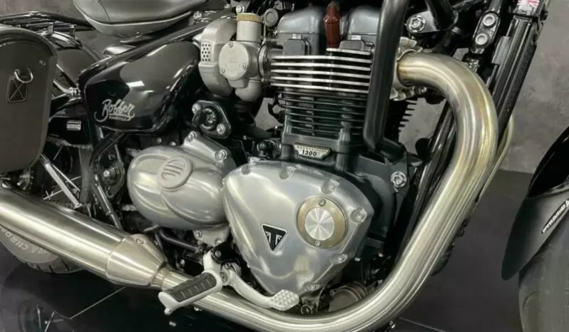 
								2017 Triumph Bonneville Bobber full									