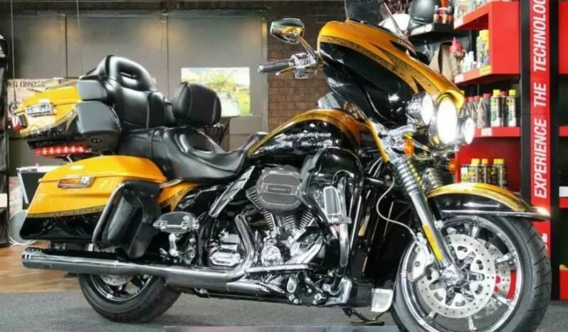 
								2015 Harley-Davidson CVO Limited 110 (FLHTKSE) full									