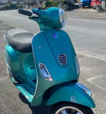 
								2014 Vespa LX 125 ie 3V full									