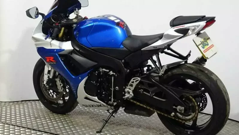 
								2014 Suzuki GSX-R750 full									