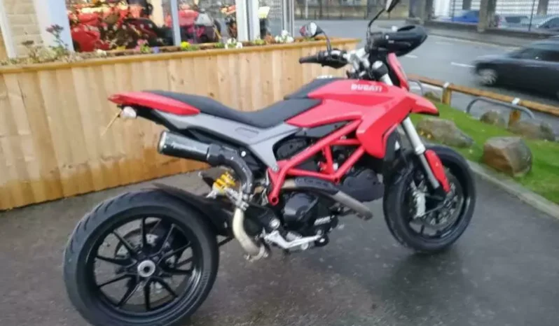 
								2015 Ducati Hypermotard 821 full									