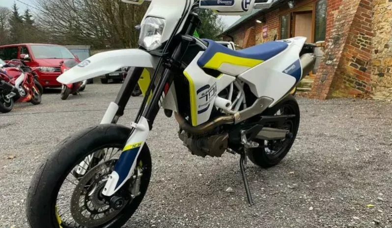 
								2017 Husqvarna 701 SUPERMOTO full									